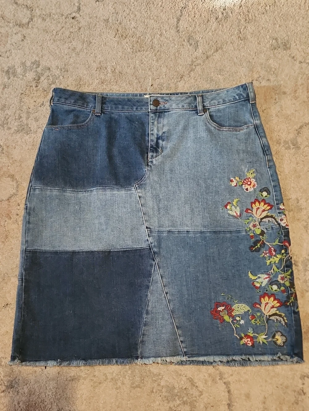 Sundance Driftwood Patchwork XL Embroidered Denim Skirt Frayed Raw Hem Blue Boho
